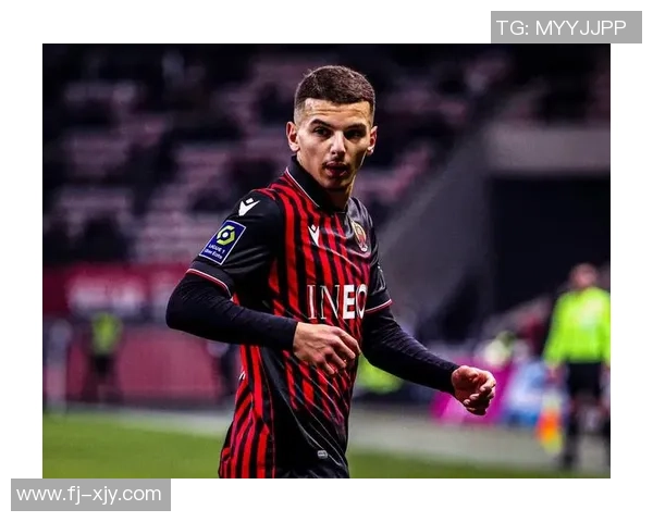 法国足球队最帅球星颜值与实力并存盘点他在场上场下的魅力时刻 法国足球队最帅球星颜值与实力并存盘点他在场上场下的魅力时刻