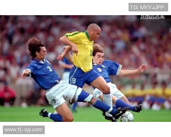 罗纳尔多：从天赋少年到世界足坛传奇的成长之路与辉煌成就