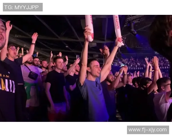 足坛巨星罕见低级失误合集引爆全场观众热议瞬间