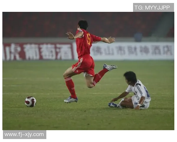 球星足球一对一过人技巧解析打造无敌突破能力的秘诀